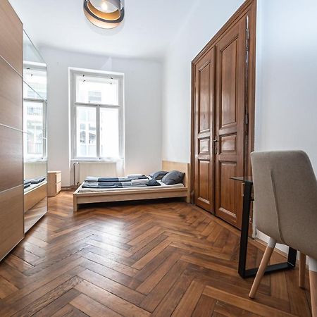 New Town Central Apartment Прага Экстерьер фото