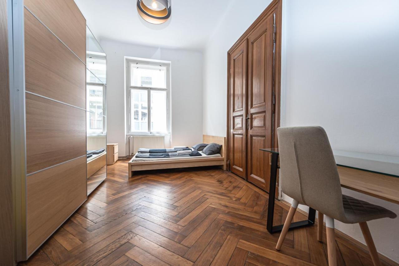 New Town Central Apartment Прага Экстерьер фото