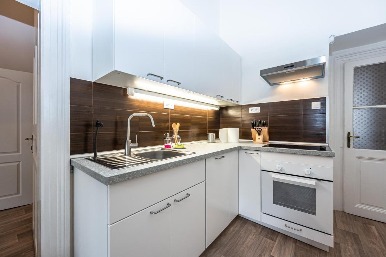 New Town Central Apartment Прага Экстерьер фото